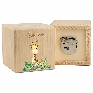 Скарбничка LARIFEE іменна Жираф дерев'яна куб із замком та ключем - Фото 1