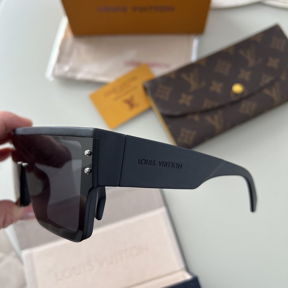 Сонцезахисні жіночі окуляри чорні Louis Vuitton на літо, фото №4 Сонцезахисні жіночі окуляри чорні Louis Vuitton на літо, фото №4