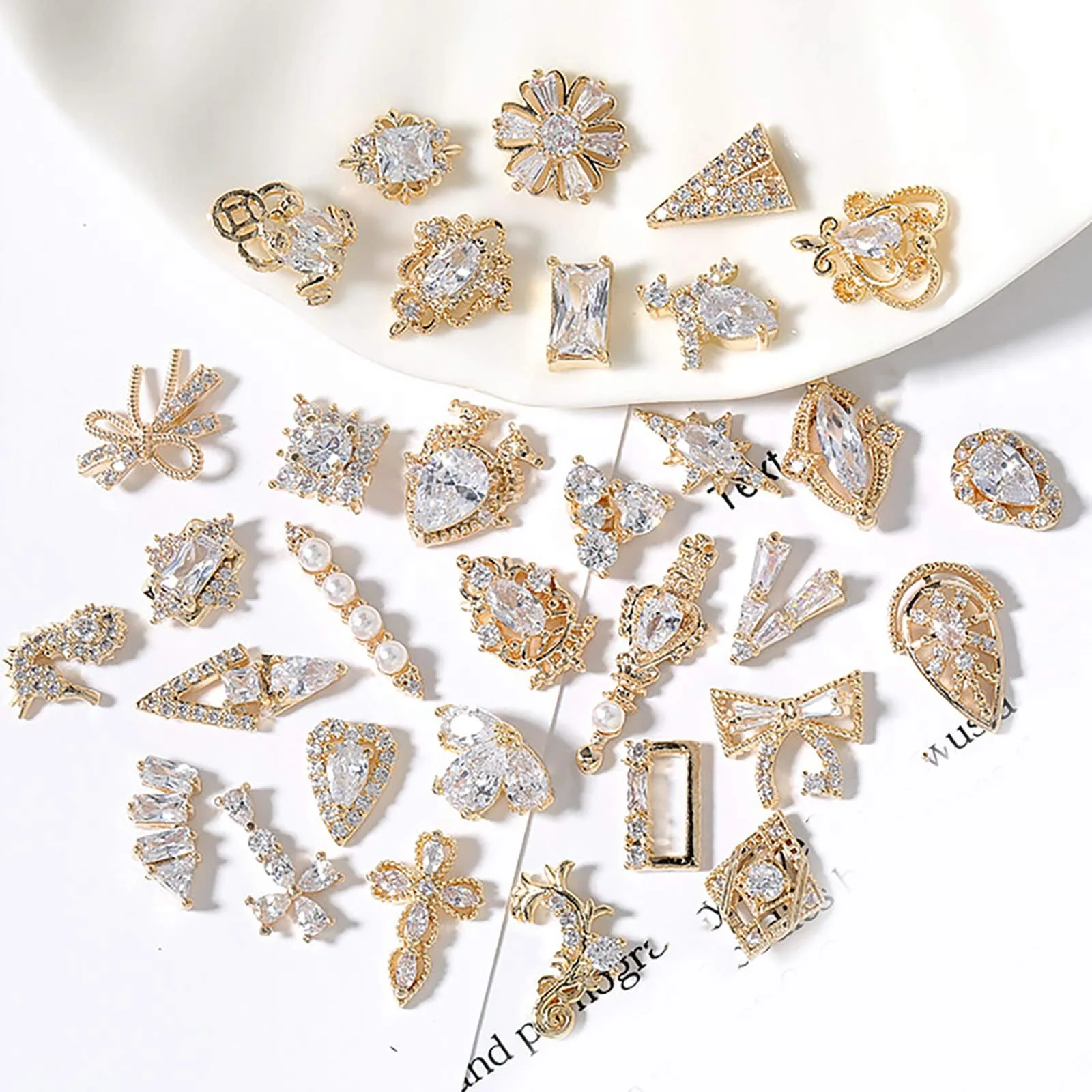 Металлические Детали для Ногтей Jie Du 1 Набор Золотые 3D Украшения для Ногтей из Искусственного Камня на День Святого Валентина, фото №2 Металлические Детали для Ногтей Jie Du 1 Набор Золотые 3D Украшения для Ногтей из Искусственного Камня на День Святого Валентина, фото №2