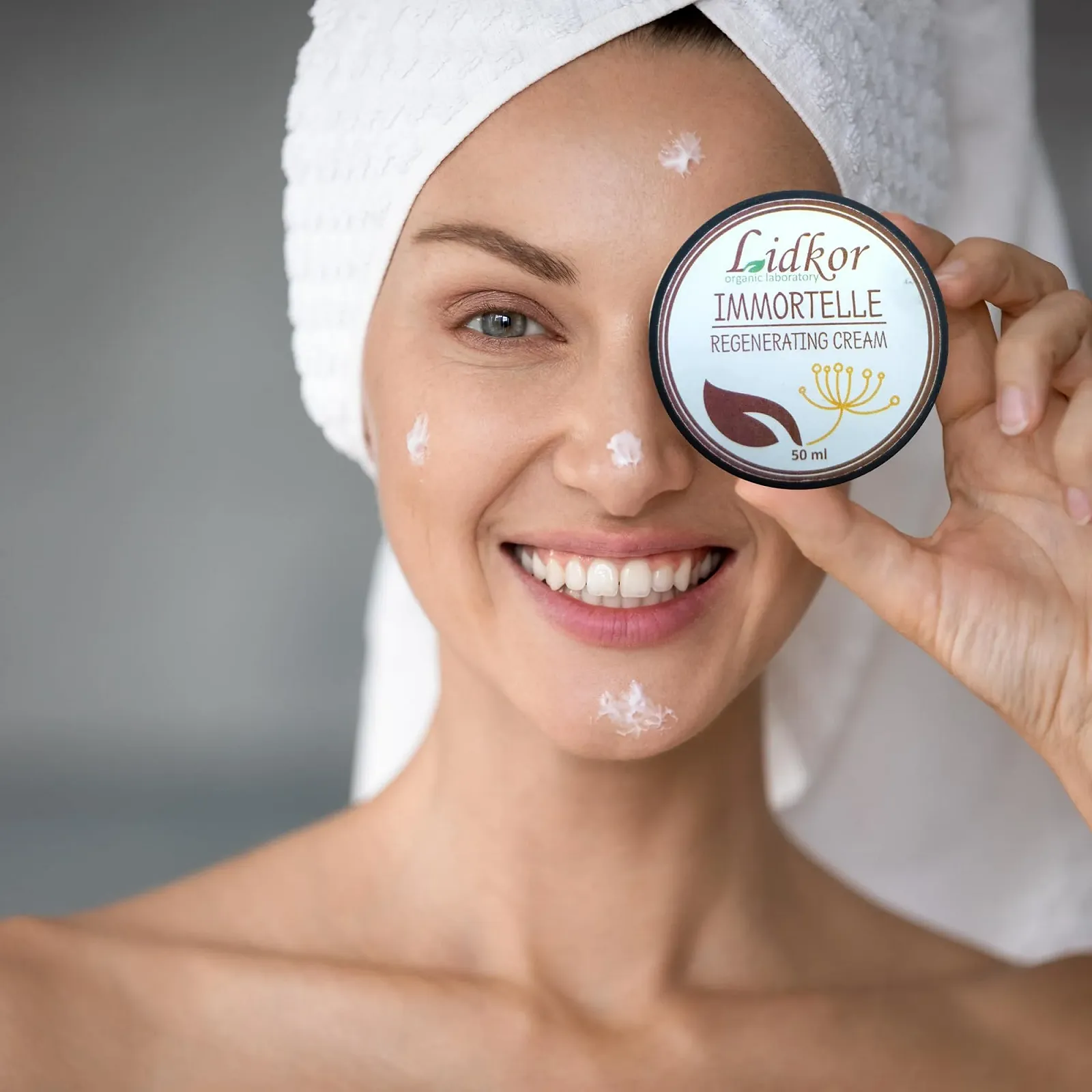 Крем для обличчя Immortelle Regenerating Face Cream з вітаміном C денний та нічний антивіковий для дуже сухої шкіри 50 мл, фото №5