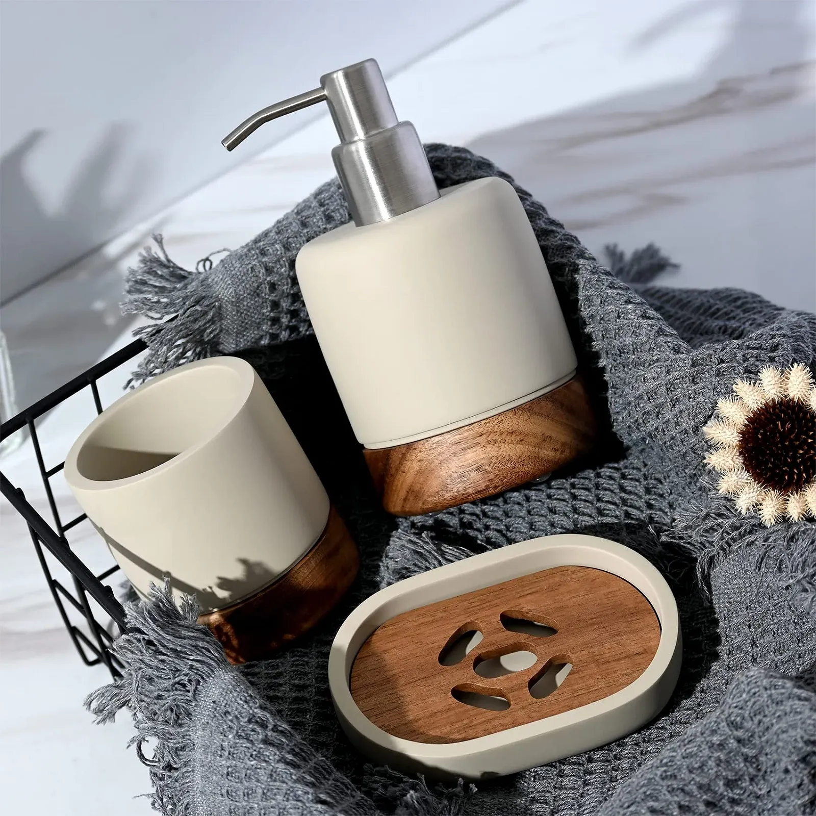 Набор аксессуаров для ванной комнаты Creativefine Modern Wooden, 3 предмета дозатор мыла, мыльница и подставка для зубных щеток, фото №6