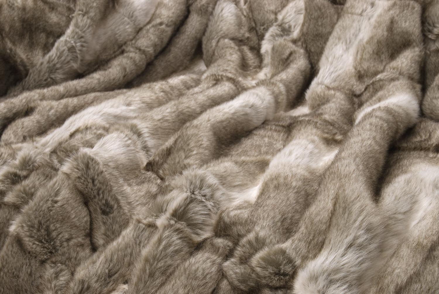 Покривало Wohnen & Accessoires GmbH & Co. KG зі штучного хутра Bear Grey and Beige Melange, 220 x 240 см, фото №3 Покривало Wohnen & Accessoires GmbH & Co. KG зі штучного хутра Bear Grey and Beige Melange, 220 x 240 см, фото №3