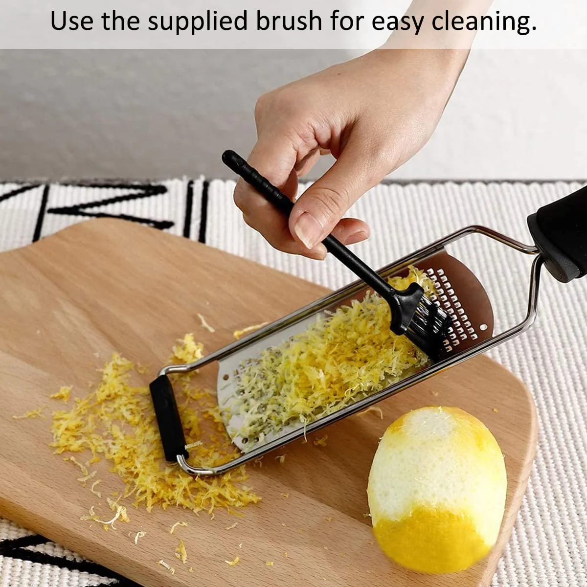 Терка FACIACC для сиру, лимонів, шоколаду, овочів, фруктів, часнику та імбиру, лезо з нержавіючої сталі з гумовою ручкою, чорний (2 шт. в упаковці), фото №4 Терка FACIACC для сиру, лимонів, шоколаду, овочів, фруктів, часнику та імбиру, лезо з нержавіючої сталі з гумовою ручкою, чорний (2 шт. в упаковці), фото №4