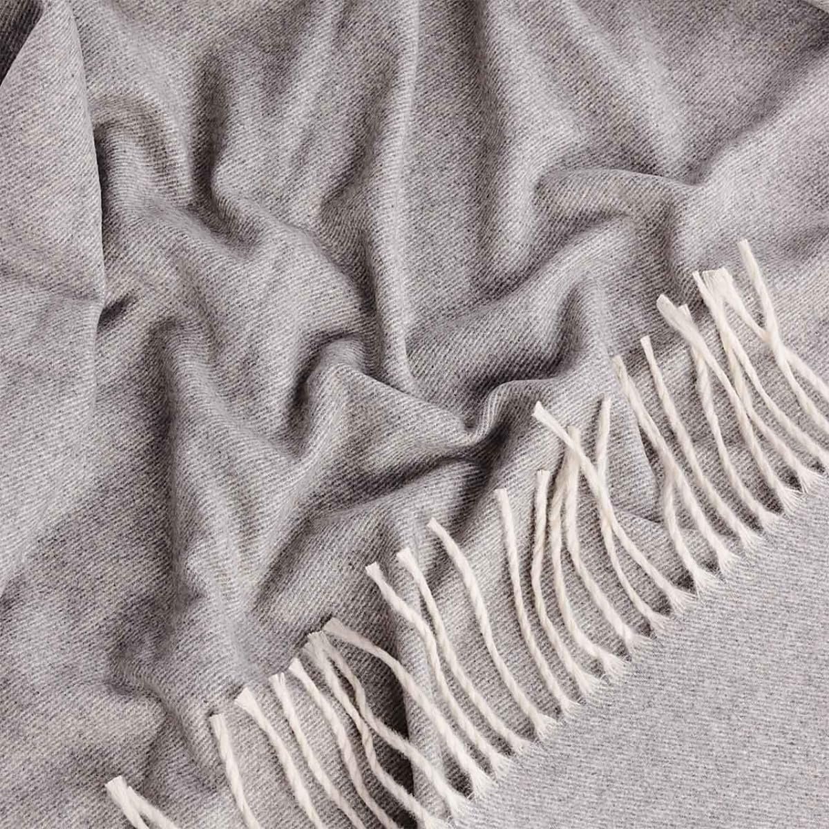 Шерстяной плед Lanavitta Cashmere "Polo" - Роскошный плед и покрывало - Уютный диван и одеяло из 50% шерсти и 50% кашемира - Серый - 140 x 200 см, фото №3 Шерстяной плед Lanavitta Cashmere "Polo" - Роскошный плед и покрывало - Уютный диван и одеяло из 50% шерсти и 50% кашемира - Серый - 140 x 200 см, фото №3