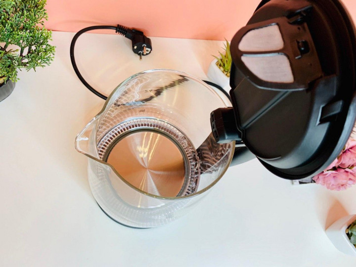 Электрический чайник стеклянный Rainberg RB-703, 2 литра Reinberg, фото №2 Электрический чайник стеклянный Rainberg RB-703, 2 литра Reinberg, фото №2