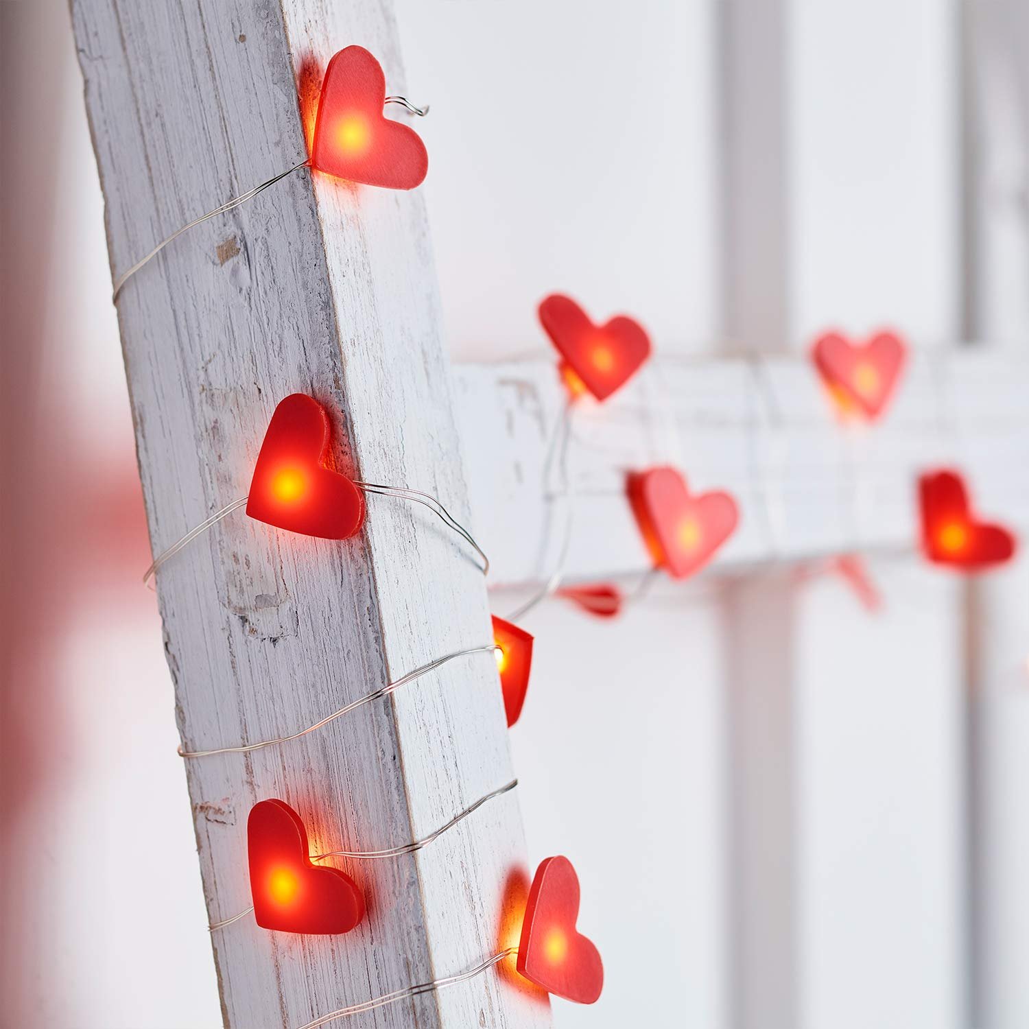 Гірлянда Lights4fun Сердечка на дроті 20 LED з таймером, живлення від батарейок, червона, фото №1