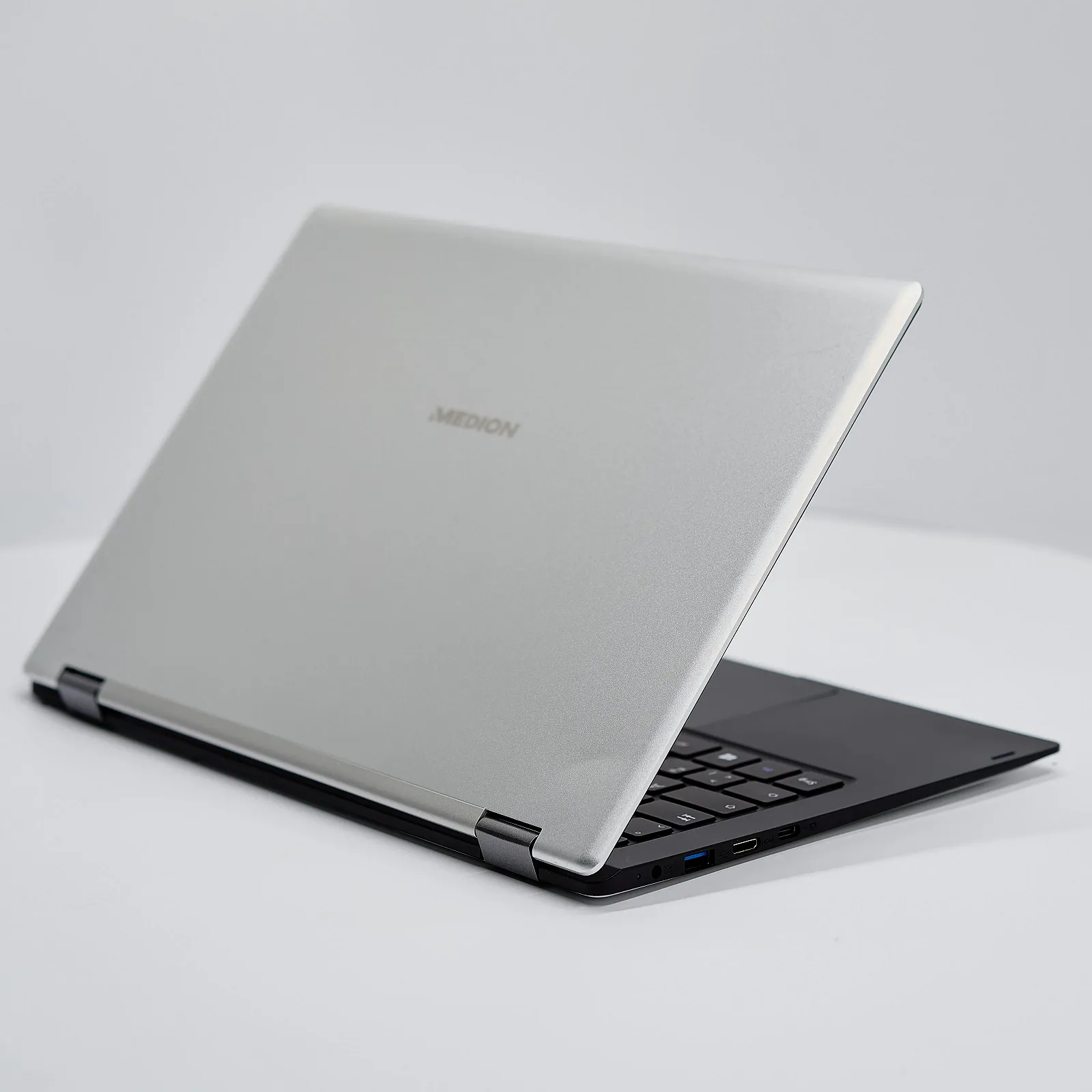 Ноутбук-планшет 13,3" Medion (Lenovo Group) E3222 Intel RAM 4 ГБ SSD 256 ГБ Трансформер Метал 2 в 1, фото №4