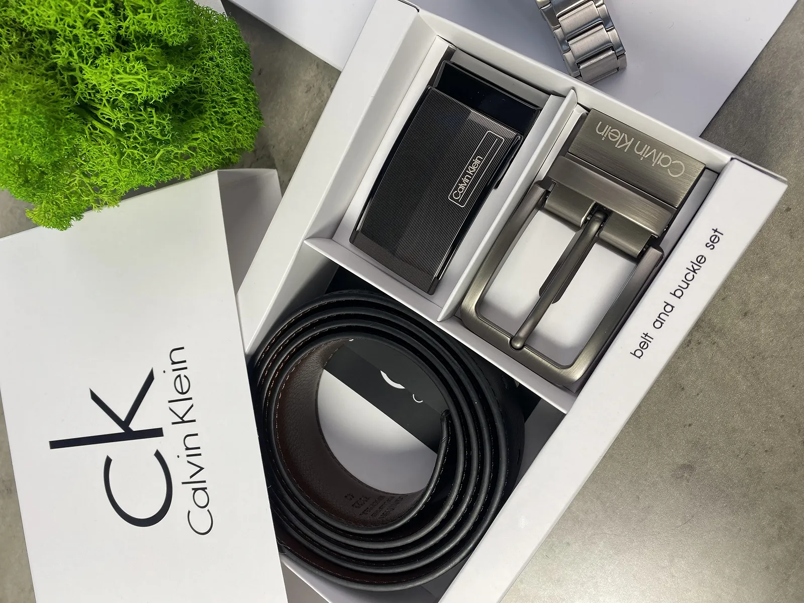 Подарунковий набір зі шкіряним ремнем CK з двома змінними пряжками Келвін Кляйн, фото №8 Подарунковий набір зі шкіряним ремнем CK з двома змінними пряжками Келвін Кляйн, фото №8