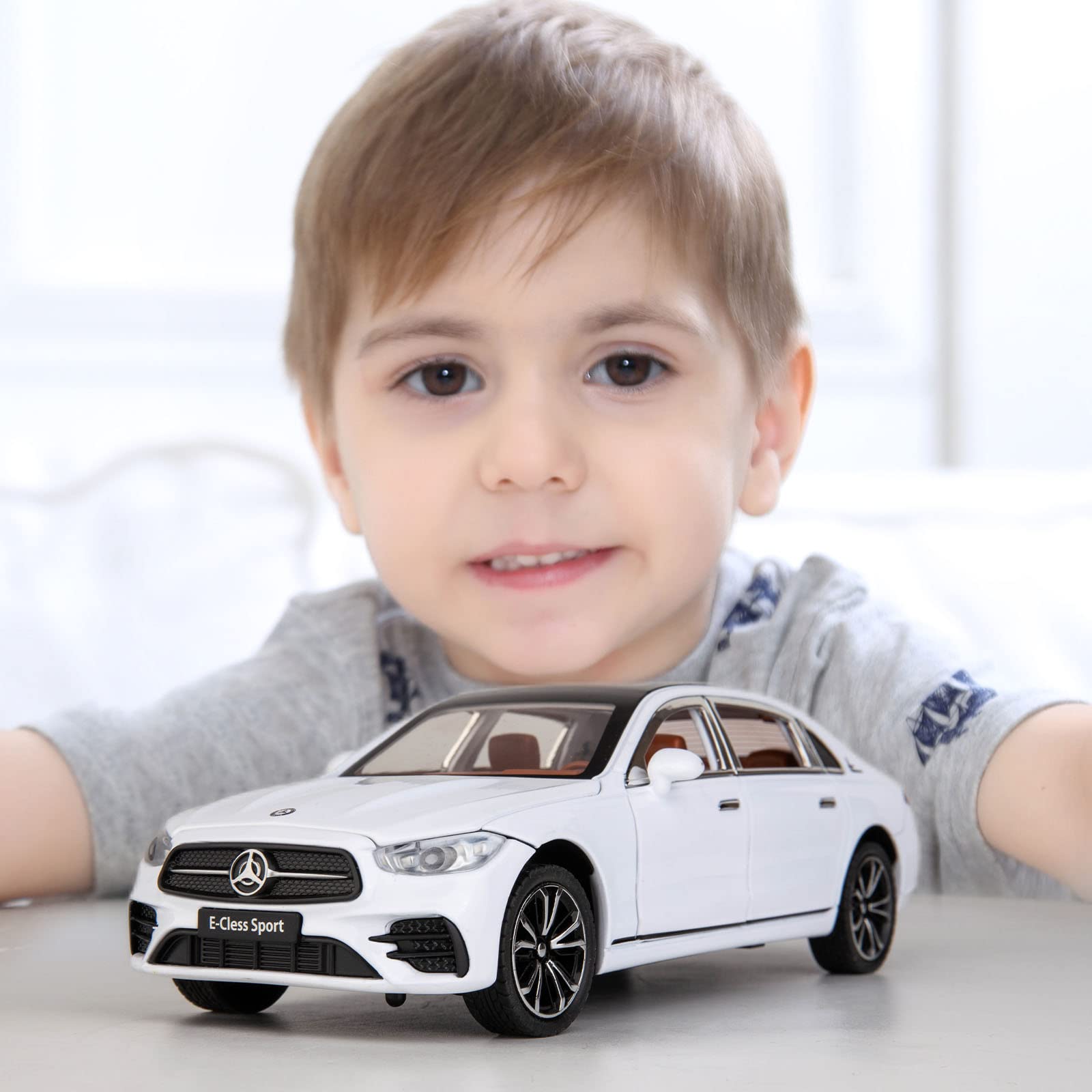 Модель TGRCM-CZ Benz E300 1/24 машинка з цинкового сплаву з функціями звуку і світла, інерційний механізм, білий, фото №7