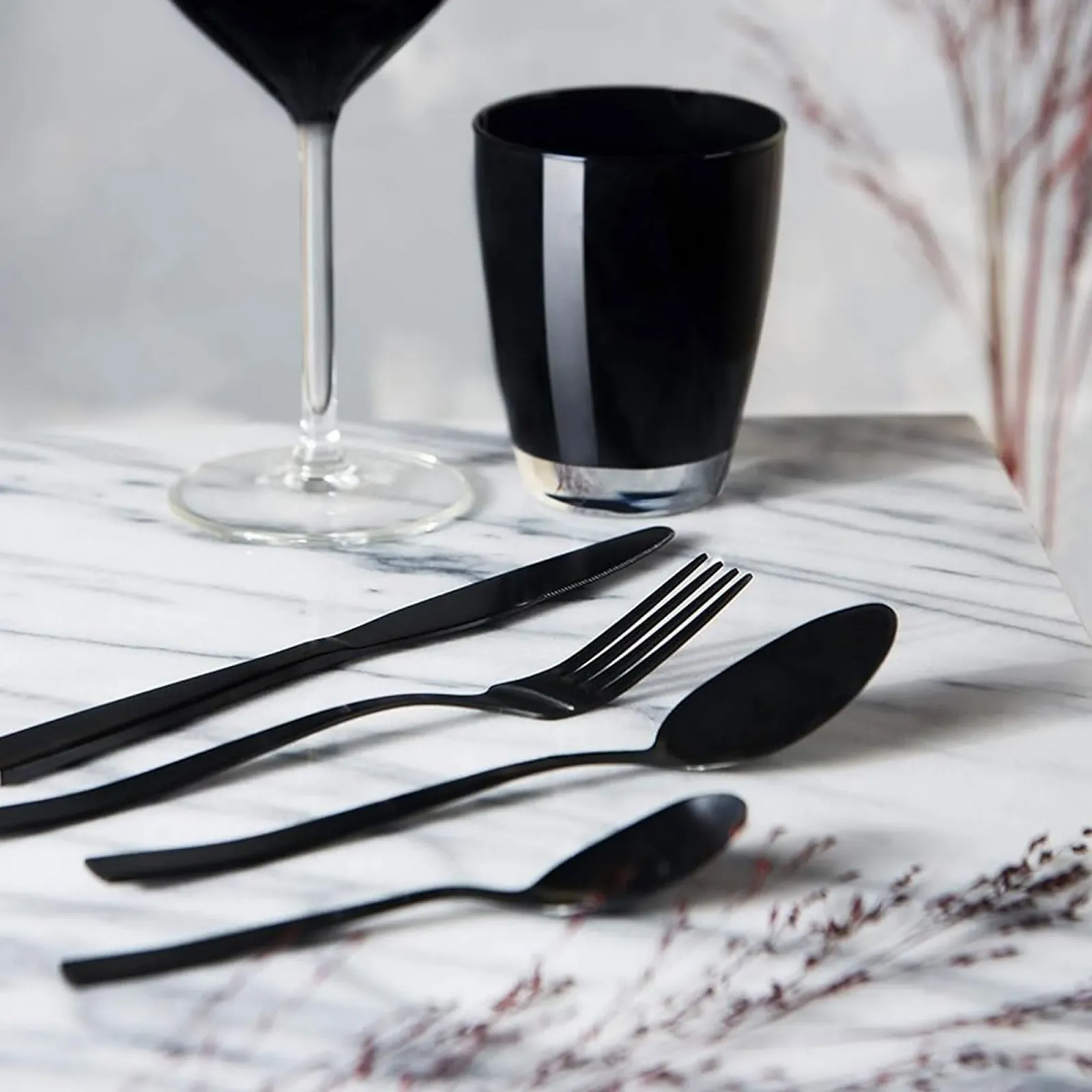 Набір столових приборів Well Home 24 предмети нержавіюча сталь з чорним покриттям, фото №5 Набір столових приборів Well Home 24 предмети нержавіюча сталь з чорним покриттям, фото №5