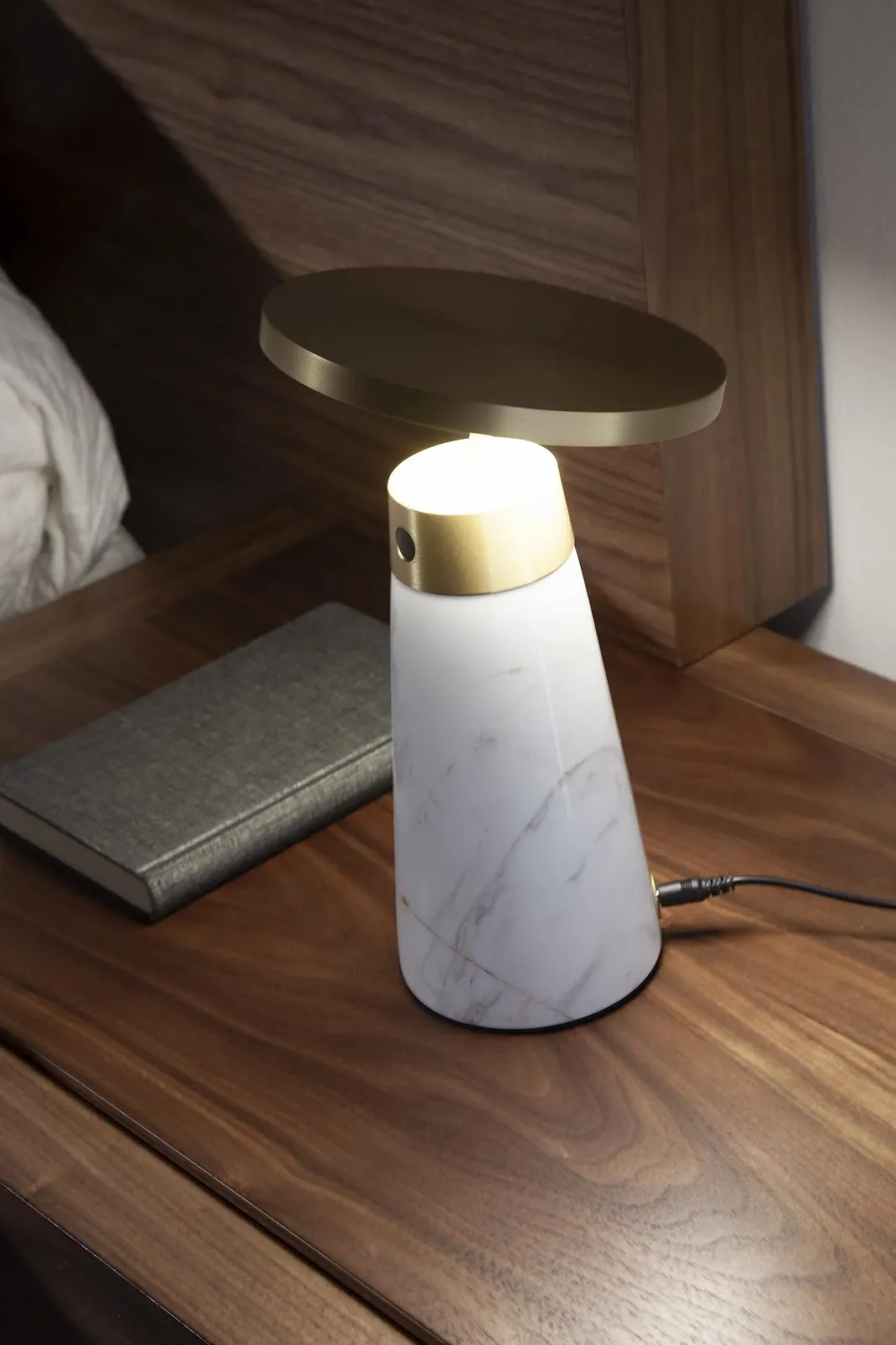 Настільна лампа Ángel Cerdá з білого мармуру та золотої сталі Ø16 x 25,5 см сучасний дизайн Біла з золотом, фото №6