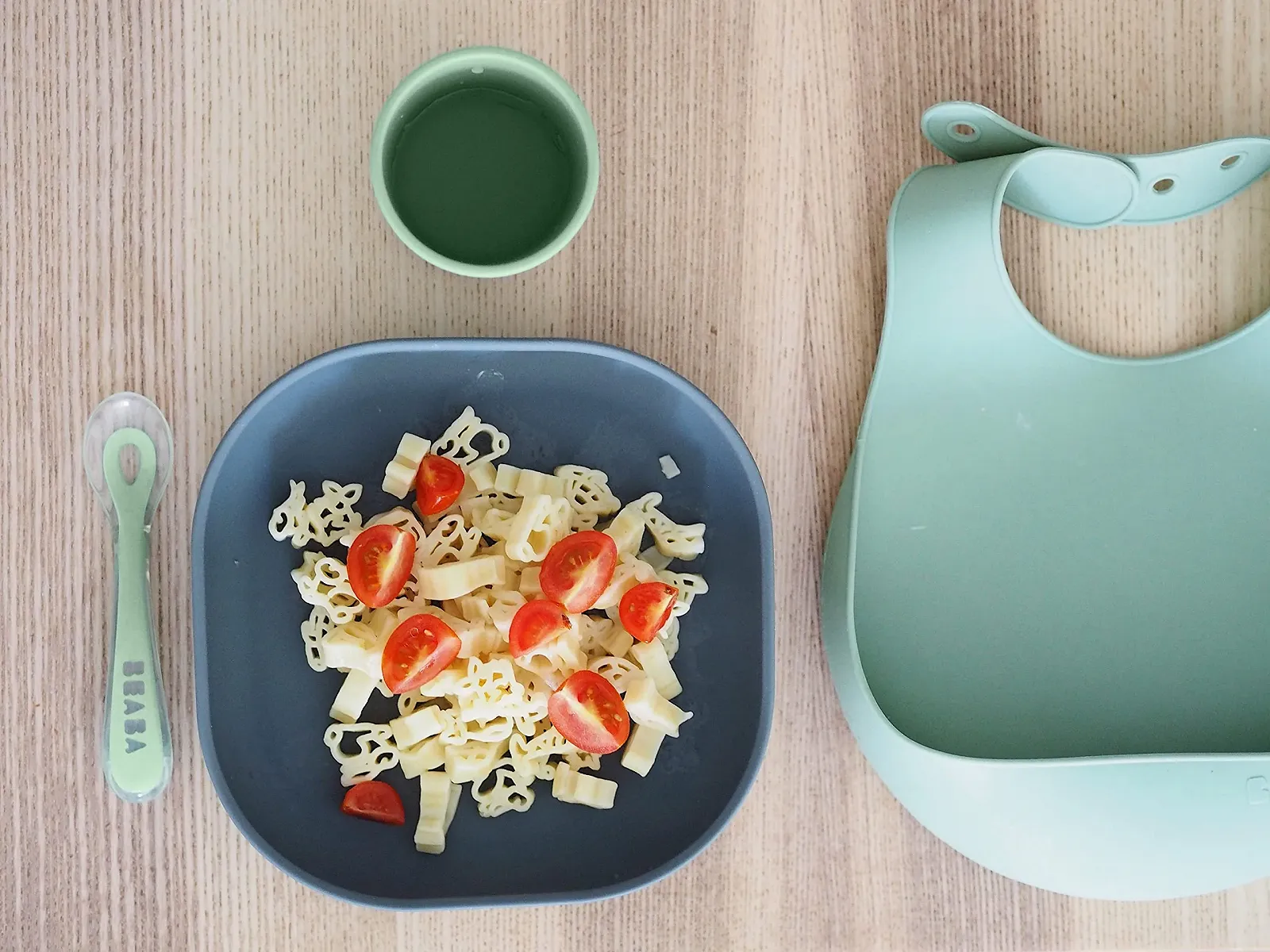 Набір дитячого посуду Bélaba Silicone з присоскою, нековзкий, 4 предмети: тарілка + миска + склянка + ложка, міцний силікон, фото №4 Набір дитячого посуду Bélaba Silicone з присоскою, нековзкий, 4 предмети: тарілка + миска + склянка + ложка, міцний силікон, фото №4