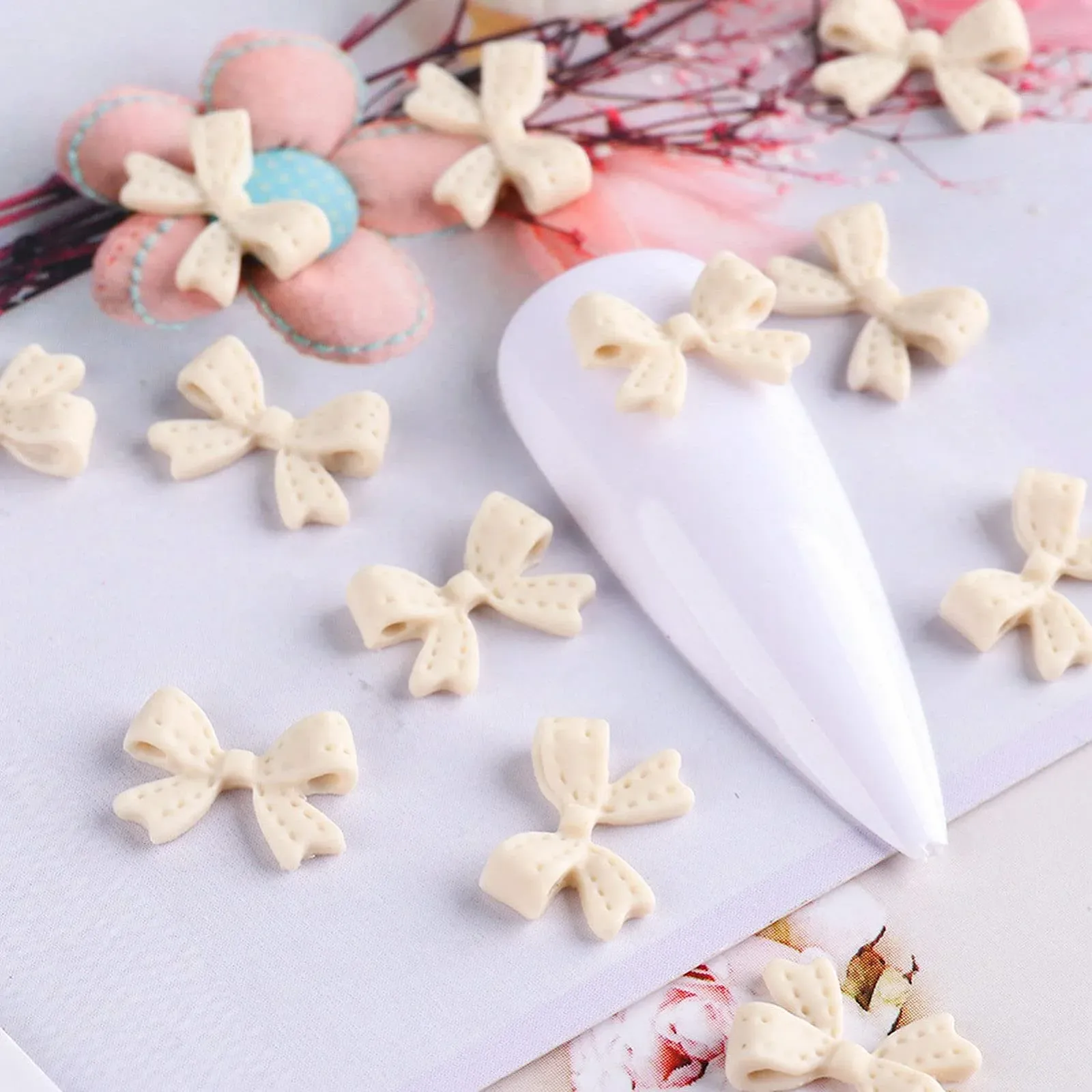 Прикраса для нігтів Бантик 3D ефект Смола Кольоровий 13, фото №3 Прикраса для нігтів Бантик 3D ефект Смола Кольоровий 13, фото №3