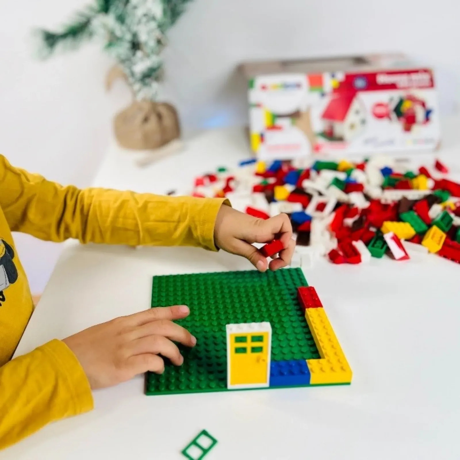 Конструктор Q-Bricks Creative Классические строительные блоки 400 деталей 19 формы Двери Окна Черепица Базовые пластины 8 цветов (Основные цвета), фото №5 Конструктор Q-Bricks Creative Классические строительные блоки 400 деталей 19 формы Двери Окна Черепица Базовые пластины 8 цветов (Основные цвета), фото №5