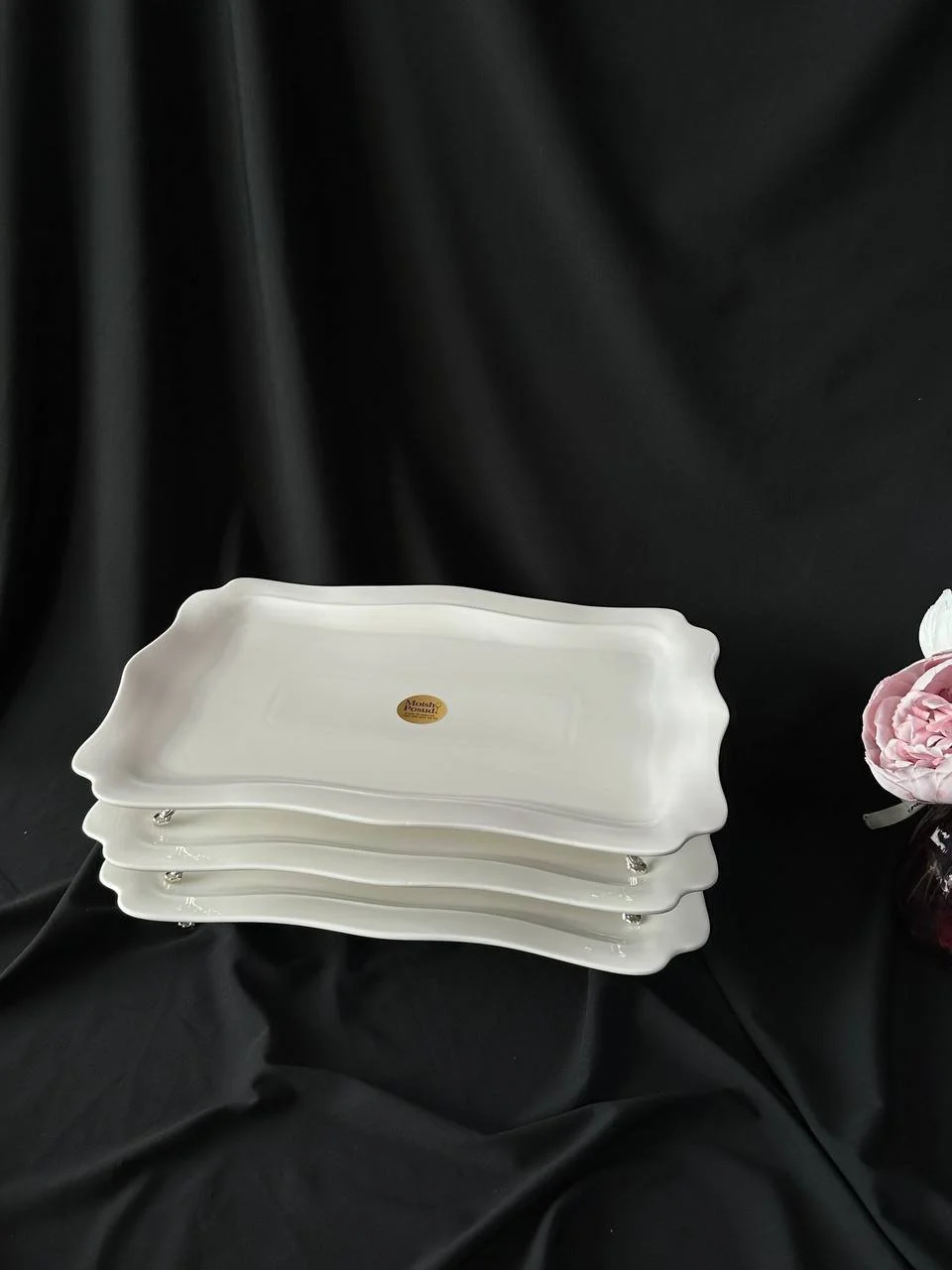 Блюдо на на маленьких срібних ніжках 36х25 см, фото №2 Блюдо на на маленьких срібних ніжках 36х25 см, фото №2