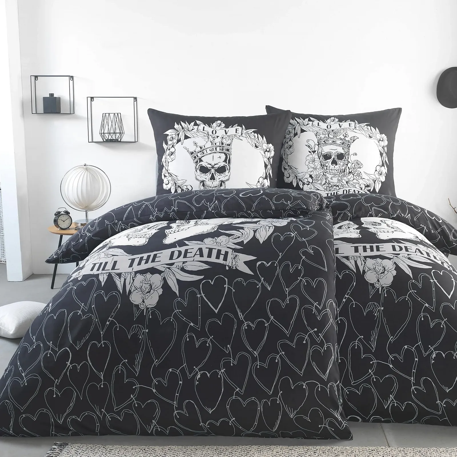 Комплект постільної білизни з мікрофібри BaSaTex для пар двосторонній мотив 4 предмети 2 x 135 x 200 см + 2 x 80 x 80 см Till The Death Dark, фото №1