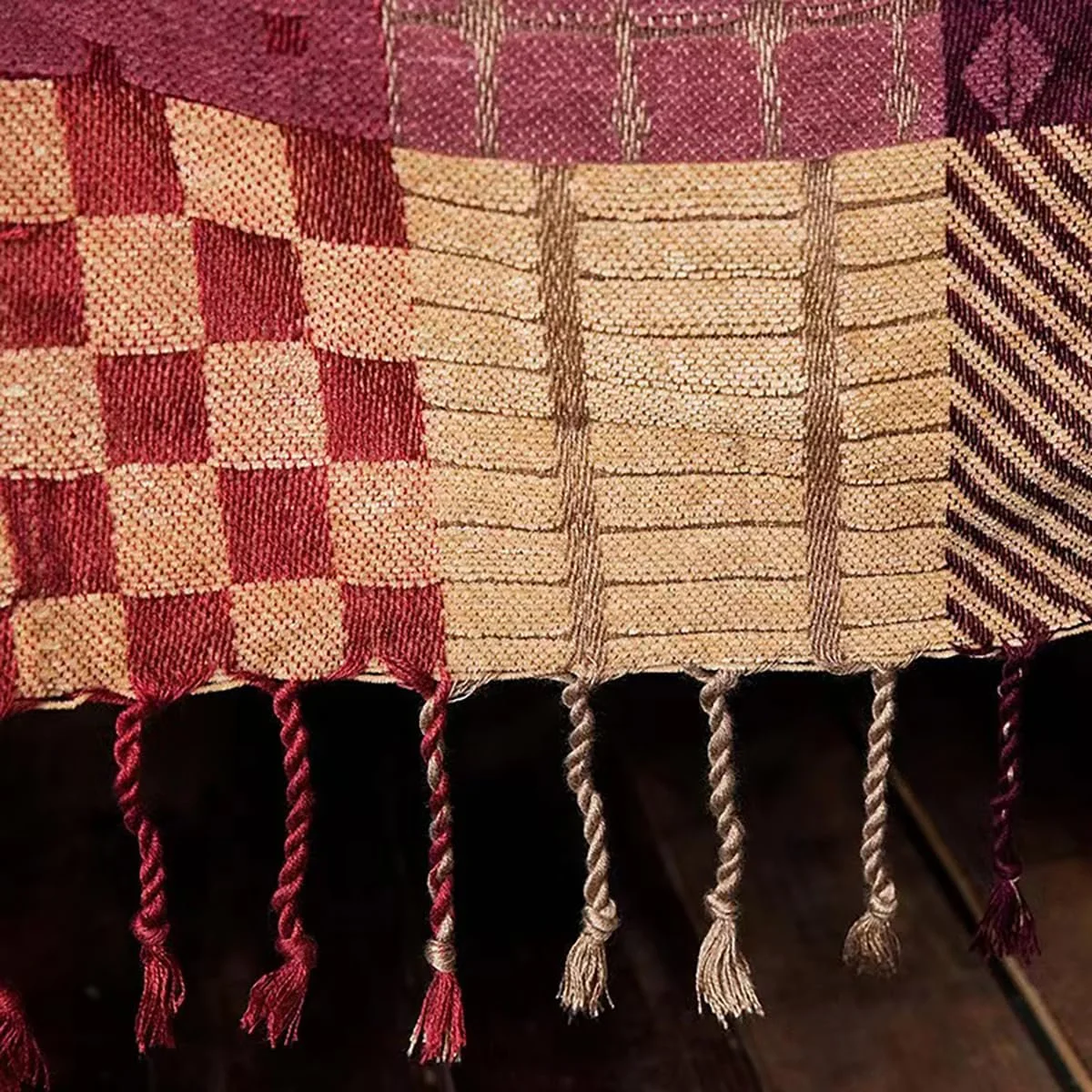 Покрывало VANJOROY Богемный стиль Большое лоскутное одеяло с кисточками для 2 3-местного дивана 100% Мягкий многофункциональный коврик для кровати из синели (220x260см), фото №6