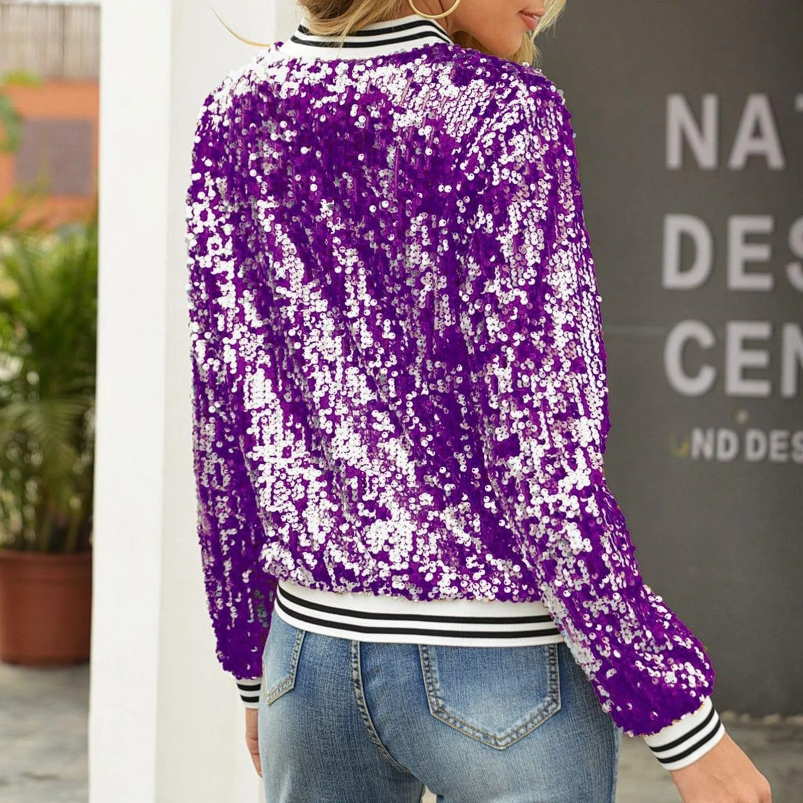 Жіноча куртка з блискітками та паєтками, фото №4 Жіноча куртка з блискітками та паєтками, фото №4