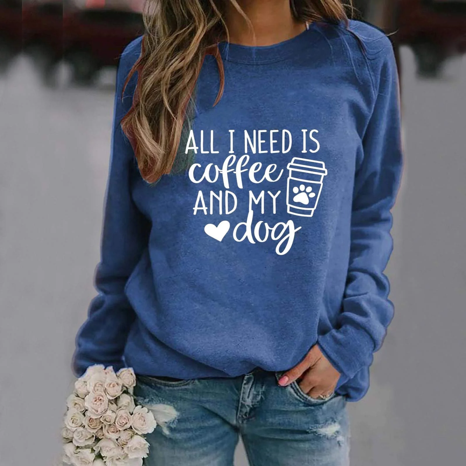 Жіночий світшот з написом "All I Need Is Coffee and My Dog", фото №2
