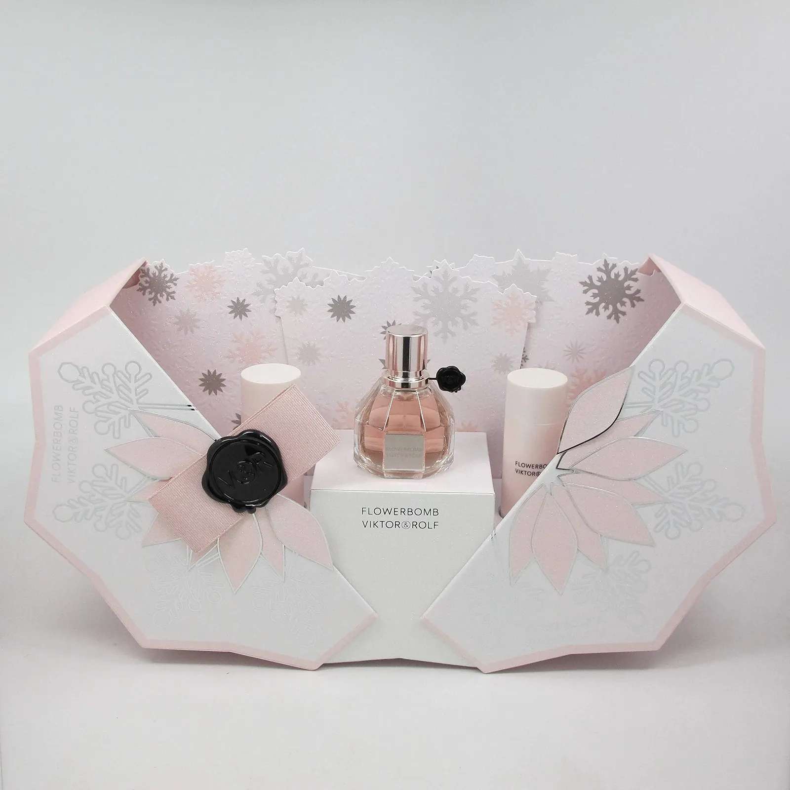 Набір Viktor & Rolf Flowerbomb 50 мл Парфумована вода 50 мл Лосьйон для тіла 50 мл Гель для душу, фото №1