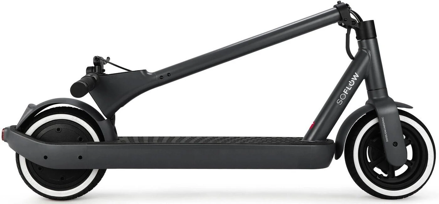 Електросамокат SOFLOW SO ONE+ / 40 км запас ходу / 500 Вт / 9" колеса / 120 кг навантаження / 22 км/г / Чорний, фото №7 Електросамокат SOFLOW SO ONE+ / 40 км запас ходу / 500 Вт / 9" колеса / 120 кг навантаження / 22 км/г / Чорний, фото №7