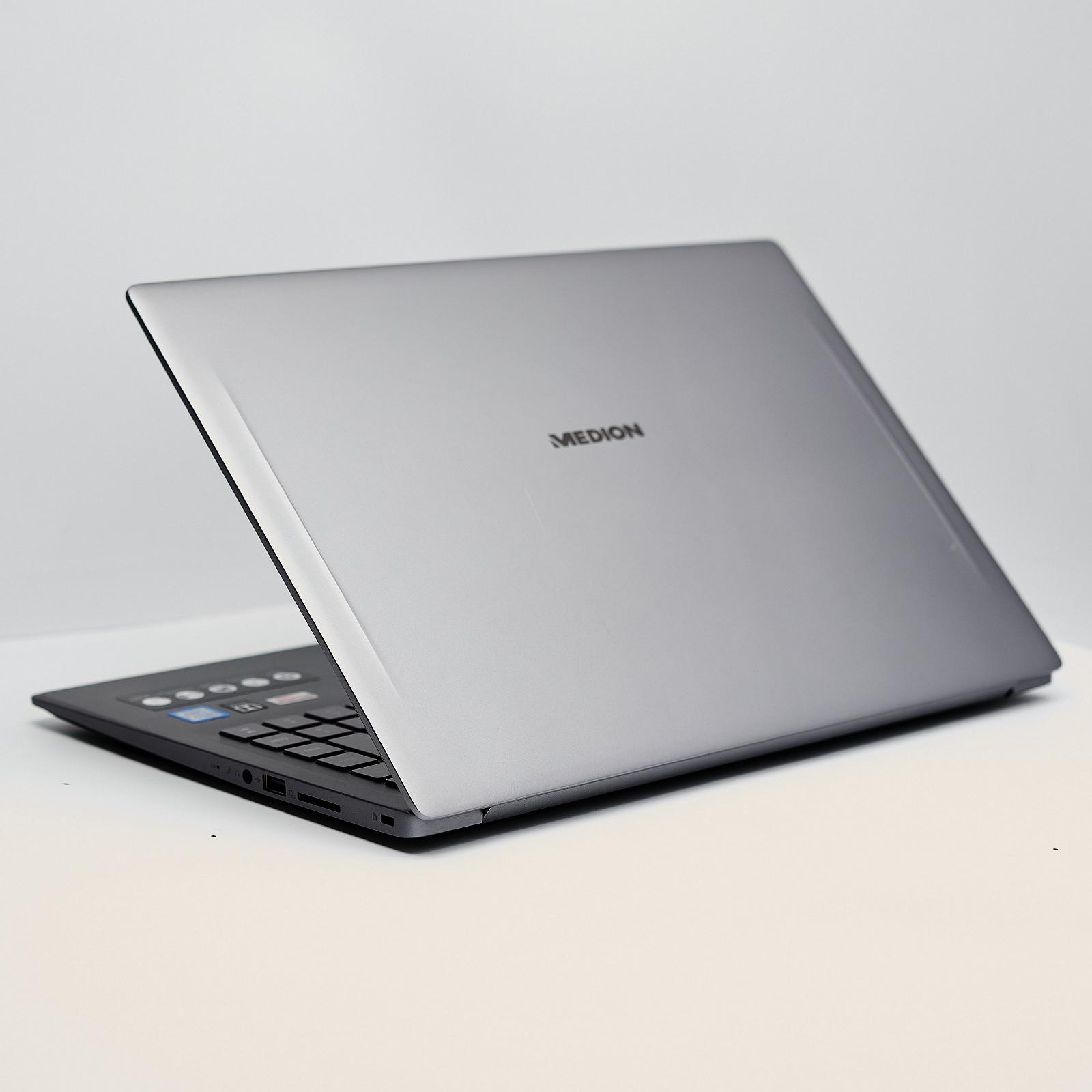 Ноутбук 15.6'' Medion (Lenovo Group) Akoya S6445 | Intel Core i3-8145U | IPS (1920x1080) FullHD | RAM DDR4 16 ГБ | SSD 256 ГБ | Intel UHD Graphics 620 | Металевий корпус | Win10 (5094), фото №6