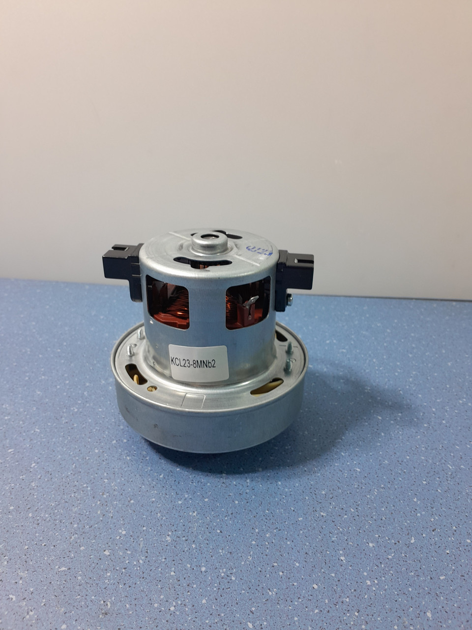 Мотор для пылесоса Electrolux EEG42EB 1600W 4055397907 KCL23-8MNb2, фото №1