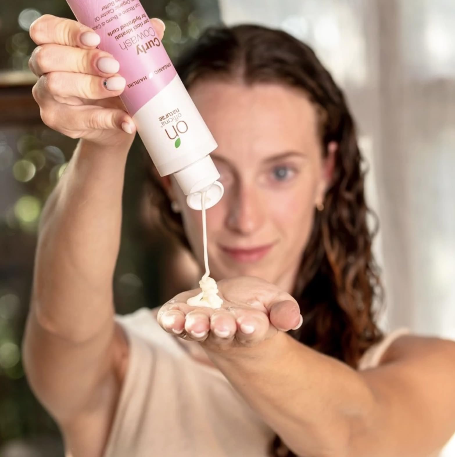 Шампунь Officina Naturae CURLY WASH для кучерявого, дуже кучерявого або ультра-швидкого волосся, з живильними властивостями органічного веганського кондиціонера, 200 мл, фото №4