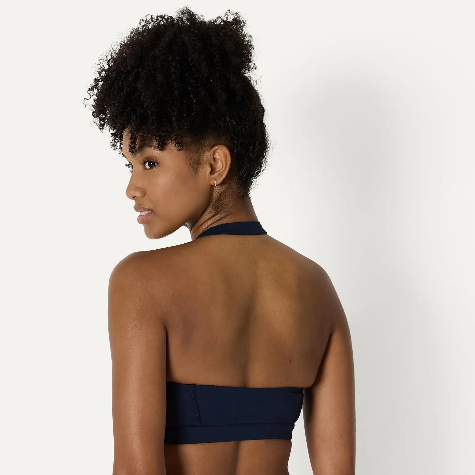 Спортивний бюстгальтер Amazon Essentials Active FormFlex м'який з V-подібним вирізом, фото №3 Спортивний бюстгальтер Amazon Essentials Active FormFlex м'який з V-подібним вирізом, фото №3