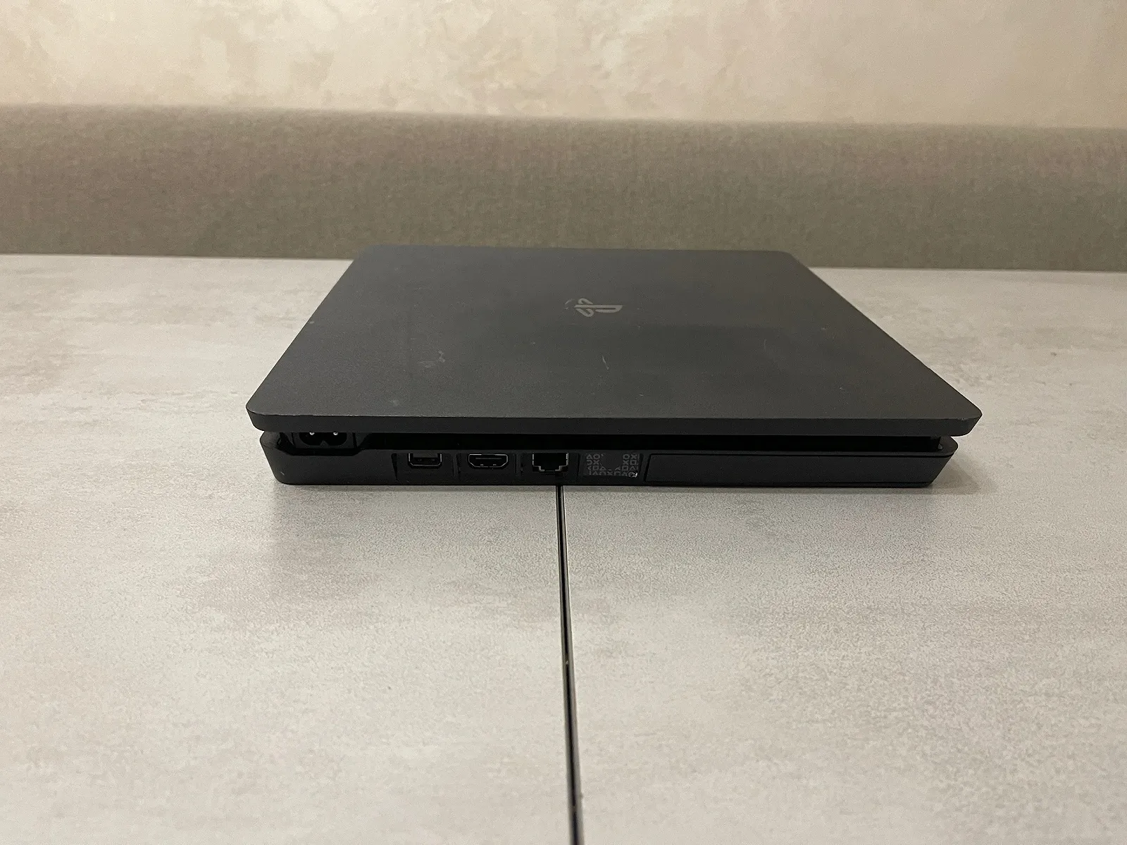 Ігрова приставка Sony Playstation PS4 CUH-2215B Slim, 500GB, фото №5 Ігрова приставка Sony Playstation PS4 CUH-2215B Slim, 500GB, фото №5