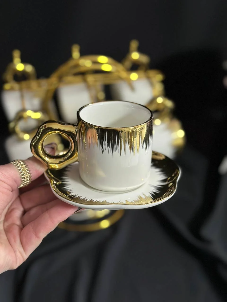 Кавовий сервіз на золотій підставці, фото №4