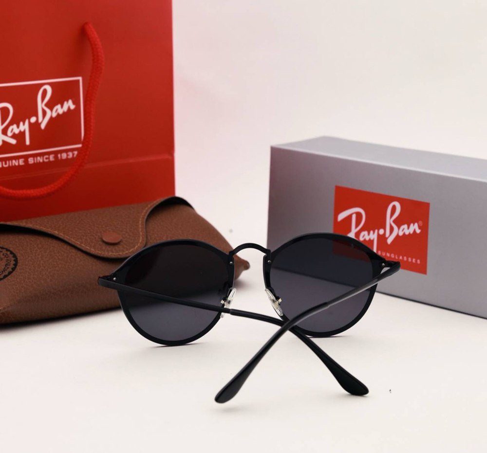 Жіночі сонцезахисні окуляри класичні чорні Ray Ban на літо, фото №4 Жіночі сонцезахисні окуляри класичні чорні Ray Ban на літо, фото №4
