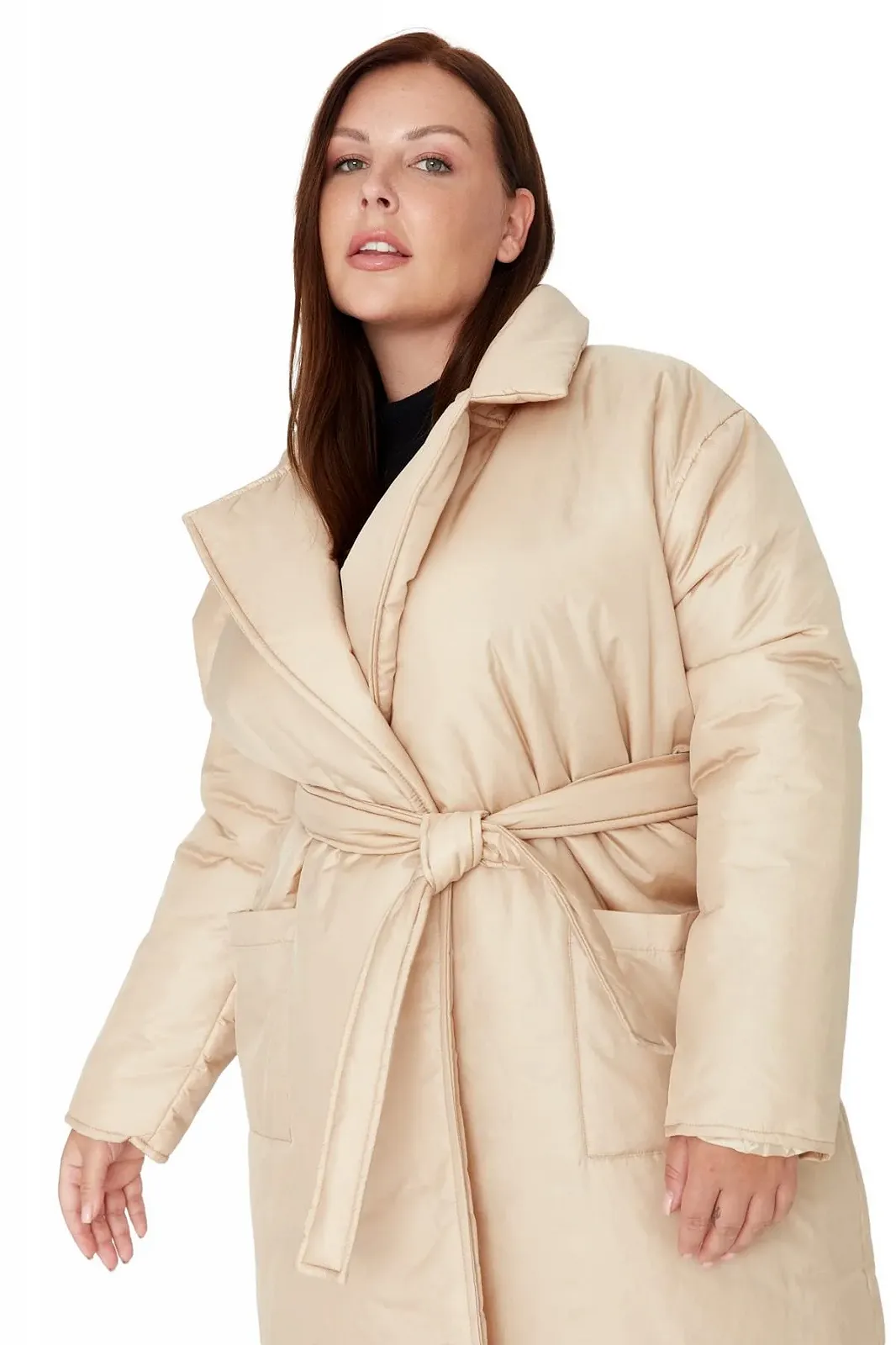 Куртка TRENDYOL Женская зимняя пуховая объёмного кроя, однотонная, фото №4 Куртка TRENDYOL Женская зимняя пуховая объёмного кроя, однотонная, фото №4