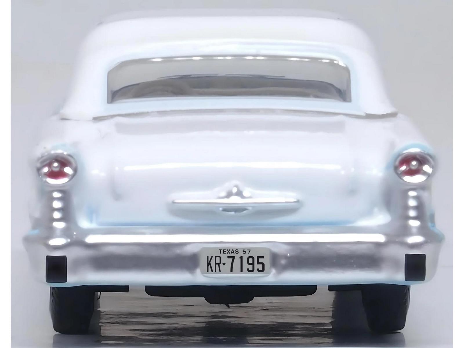 Модель автомобіля Oxford Diecast 1957 88 Convertible Banff Blue та Alcan White з білим (Масштаб 1/87) 87OC57002, фото №4