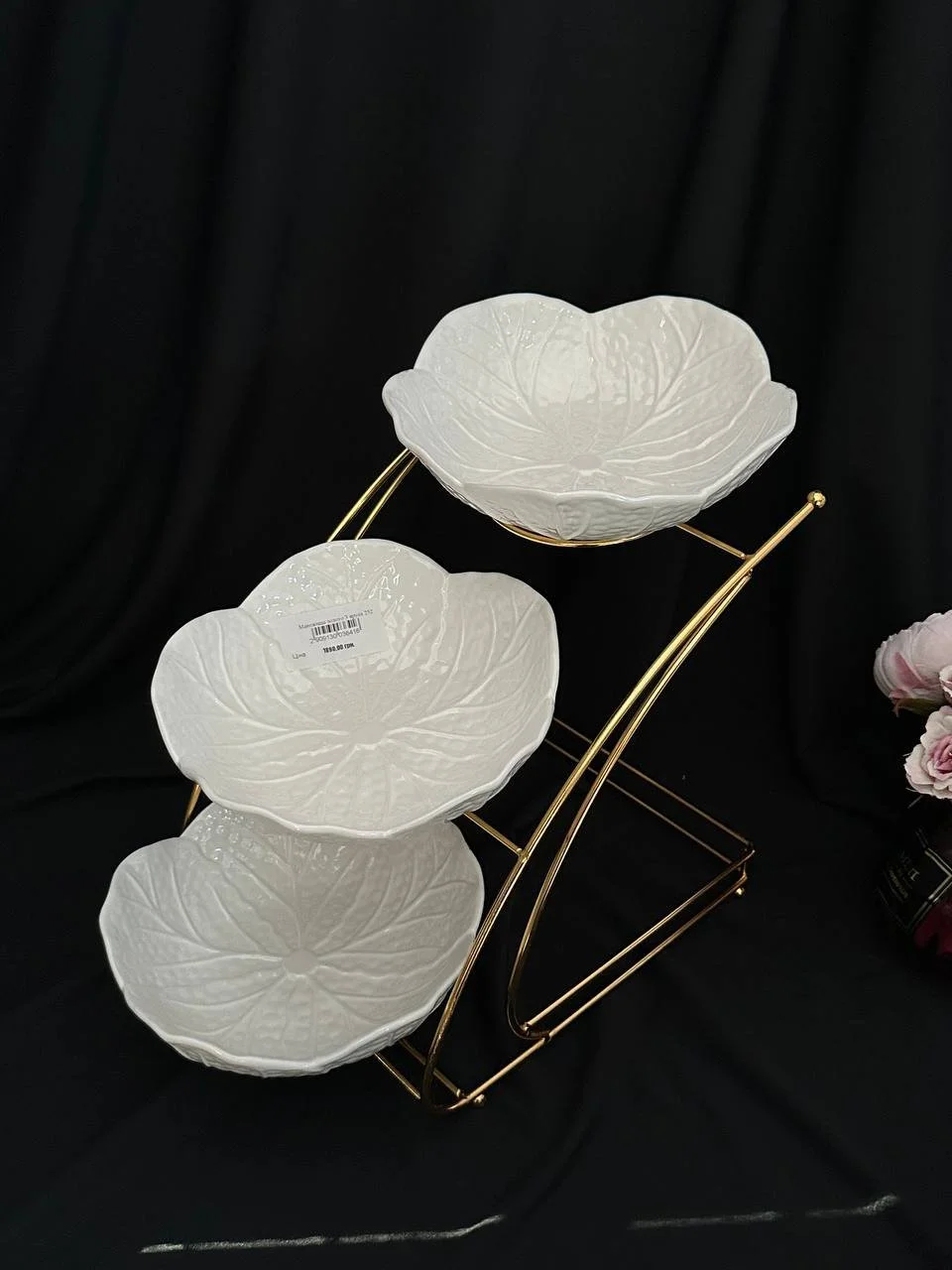 Триярусне блюдо з тарілочками у вигляді квітки, фото №3 Триярусне блюдо з тарілочками у вигляді квітки, фото №3