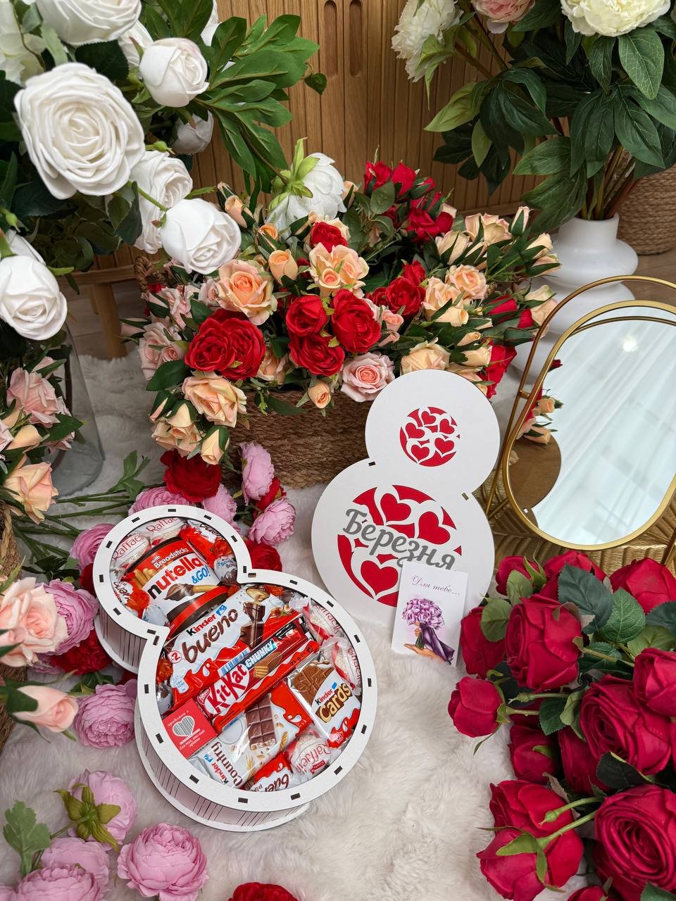 Подарунковий набір солодощів на 8 березня для дівчини, фото №3 Подарунковий набір солодощів на 8 березня для дівчини, фото №3