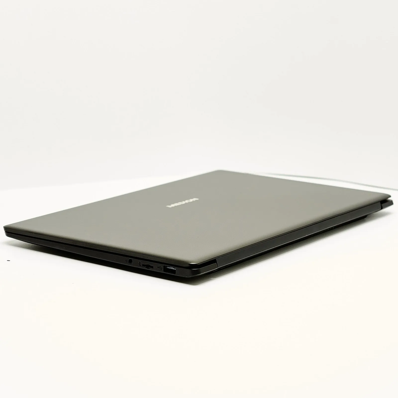 Ноутбук 14" Medion (Lenovo Group) Akoya E4251 | Чотириядерний Intel | RAM DDR4 8 ГБ | SSD 128 ГБ | Intel Graphics | Металевий корпус | Ультрабук | AKБ до 8 годин | Win10 (5103), фото №9