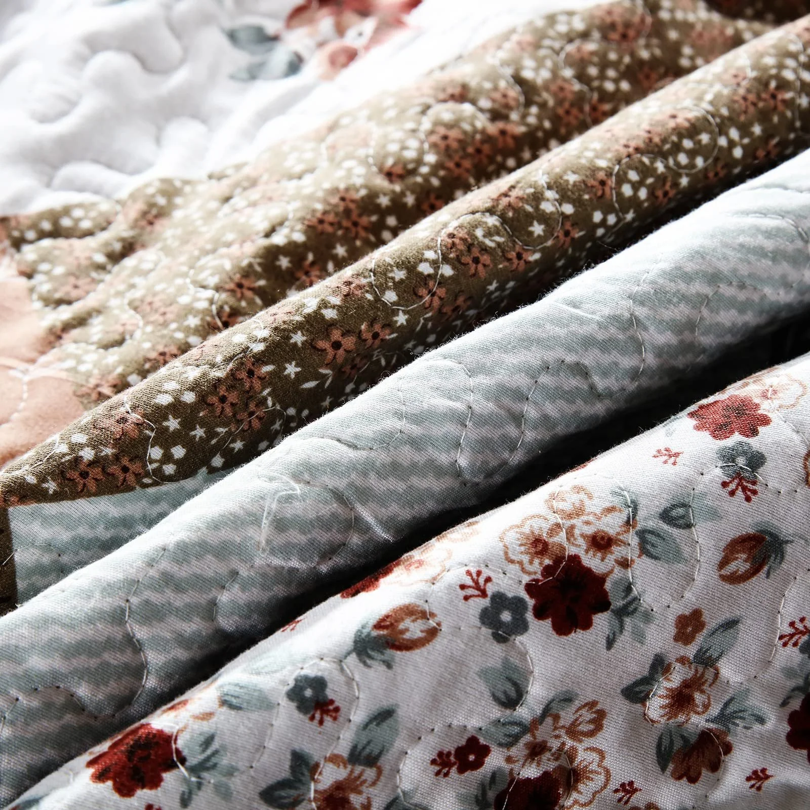 Покрывало стеганое Qucover Пэчворк 240 x 260 см, Покрывало на кровать 250 x 270 см Для двуспальной кровати, Зимний комплект, полиэстер, 2 наволочки 50 x 90 см, двухстороннее, фото №5