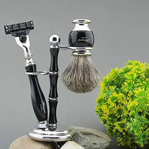 Подарочный набор для бритья Christmas Men Shaving Gift Set с помазком, бритвой, мылом и чашей synthetic.ua - Фото 1
