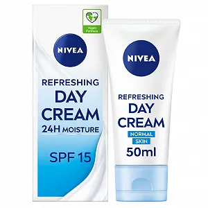 Легкий зволожуючий денний крем NIVEA Вітамін E SPF 15 50 мл - Фото 1
