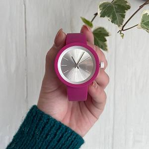 Женские силиконовые часы-конструктор actimer фуксия ремешок циферблат Metallic white - Фото 1