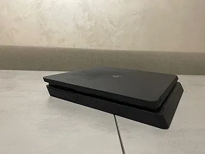 Ігрова приставка Sony Playstation PS4 CUH-2215B Slim, 500GB ціна на synthetic.ua - Фото 1 Ігрова приставка Sony Playstation PS4 CUH-2215B Slim, 500GB synthetic.ua - Фото 1