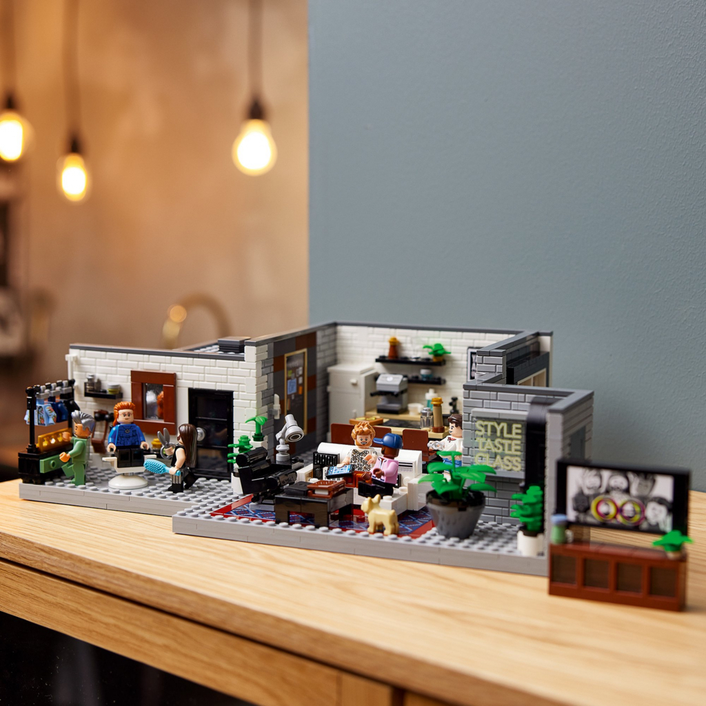 Конструктор LEGO Icons Queer Eye лофт Чудесной пятерки 974 детали 10291, фото №7