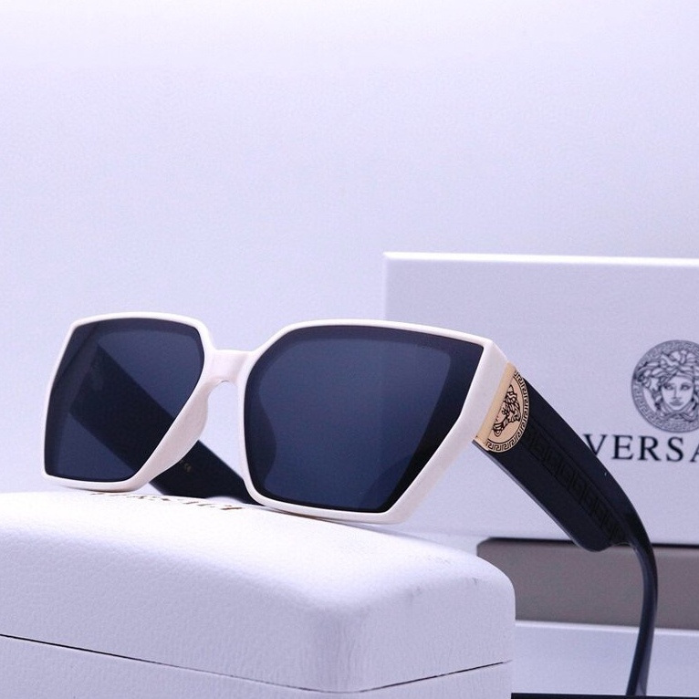 Жіночі сонцезахисні окуляри літні білі Versace пляжні, фото №1 Жіночі сонцезахисні окуляри літні білі Versace пляжні, фото №1