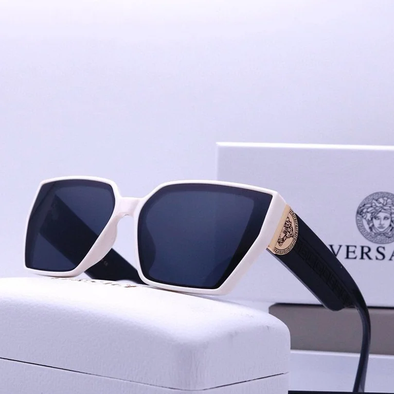 Женские солнцезащитные очки летние белые Versace пляжные, фото №1 Женские солнцезащитные очки летние белые Versace пляжные, фото №1