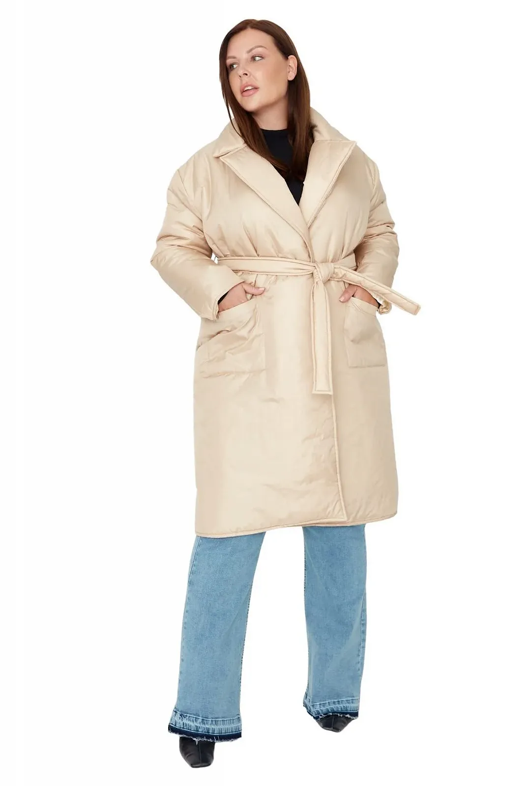 Куртка TRENDYOL Женская зимняя пуховая объёмного кроя, однотонная, фото №1 Куртка TRENDYOL Женская зимняя пуховая объёмного кроя, однотонная, фото №1