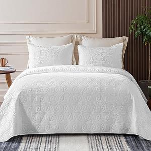 Покрывало на кровать Whale Flotilla 220 x 240 см с 2 наволочками, мягкое и легкое, стеганое с геометрическим узором для 4 сезонов, белое - Фото 1