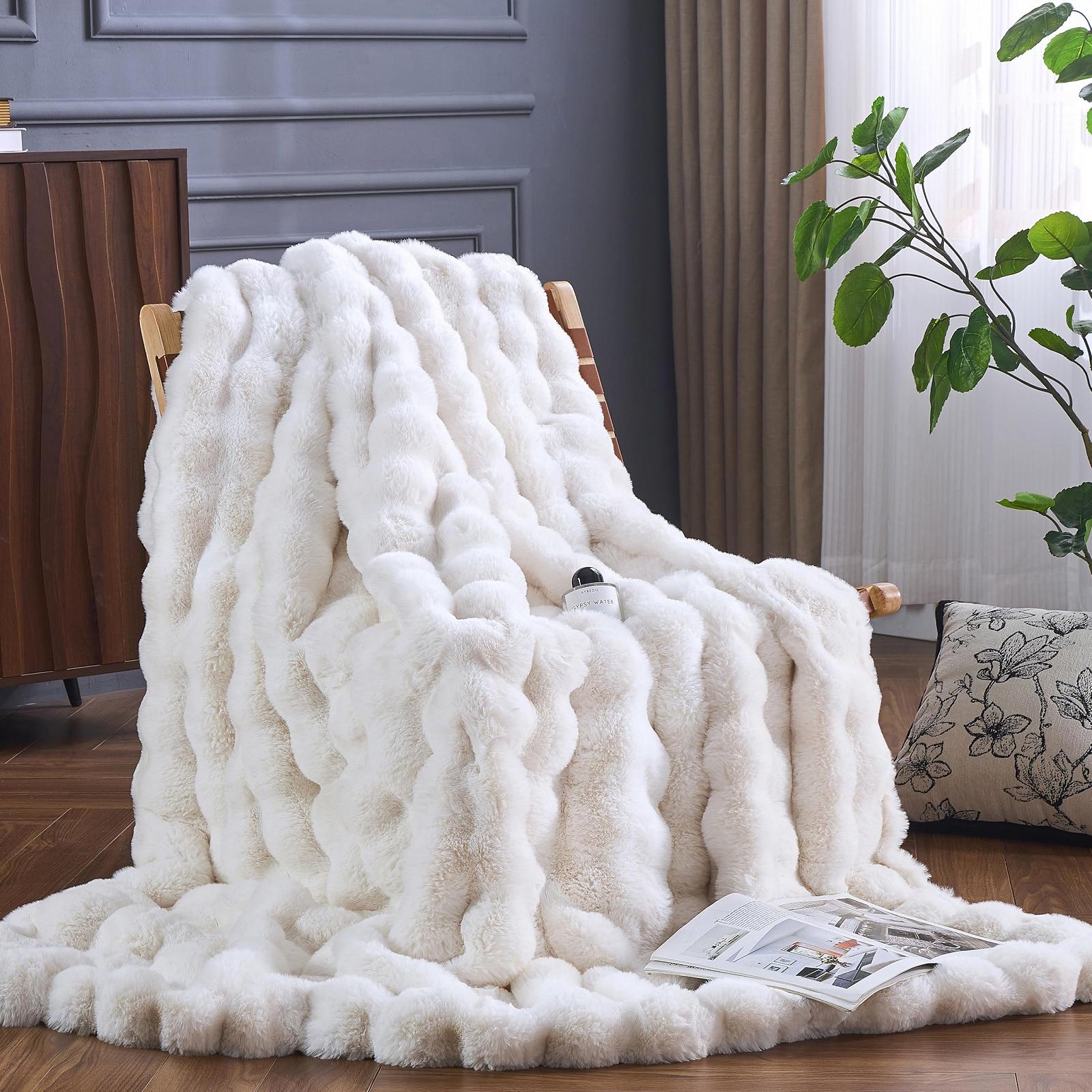 Плед YBIKE из искусственного меха с дизайном кролика, пузырчатая ткань, 150 x 130 см, роскошный пушистый и мягкий меховой плед шерпа для кровати, дивана, кушетки (Бежевый), фото №2