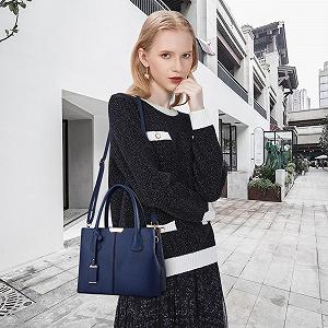 Сумка POSSOBAG жіноча, елегантна, легка, містка, з модними прикрасами, на плече, для подорожей, повсякденна, для свят, зі штучної шкіри, з верхньою ручкою, синя A synthetic.ua - Фото 1