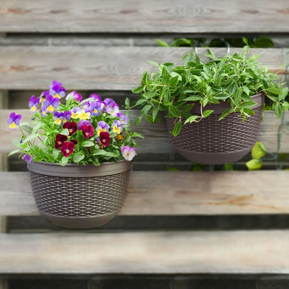 Набір підвісних кашпо 2 шт. пластикові з дренажем та 4 гачками для паркану та стін, фото №4 Набір підвісних кашпо 2 шт. пластикові з дренажем та 4 гачками для паркану та стін, фото №4